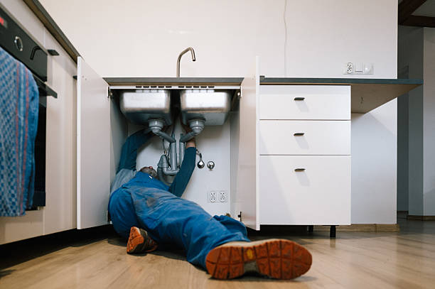 Professional Leak Detection technician working in Mountain View, HI